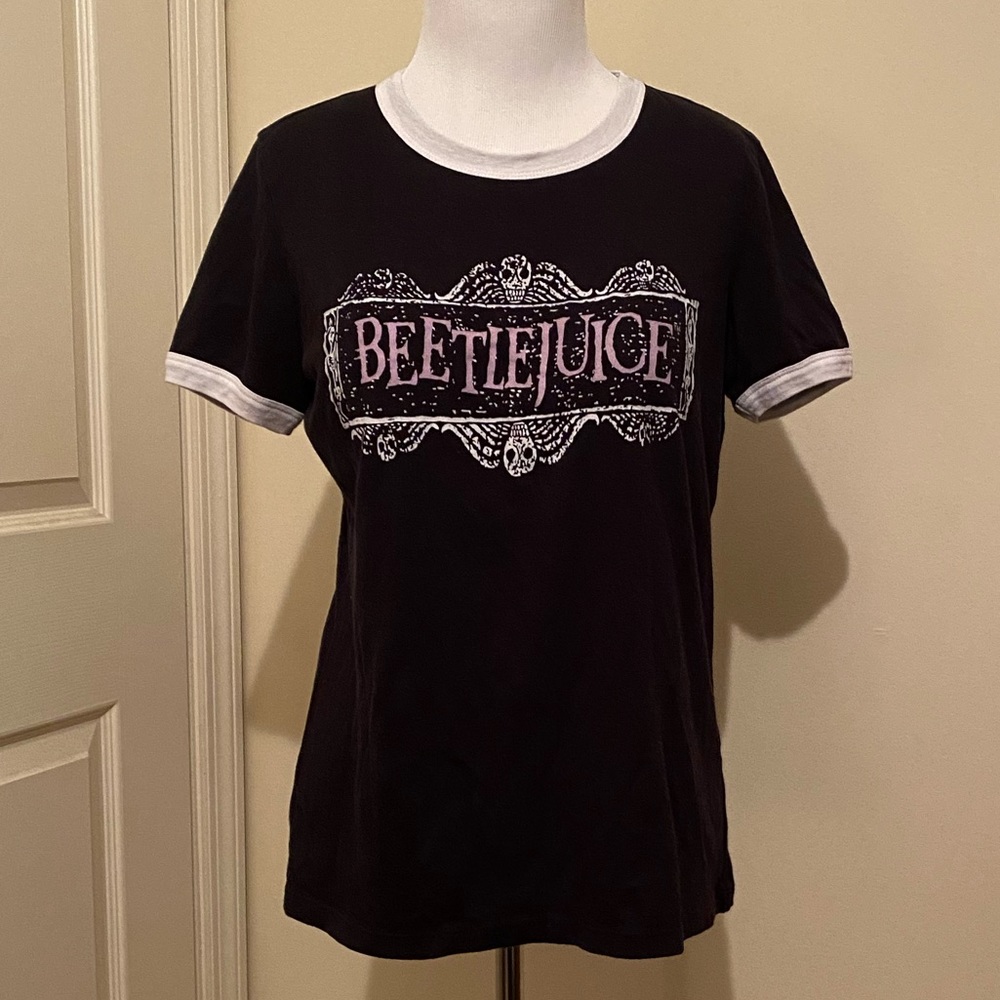 Beetlejuice t-shirt size L (fits like S or M)